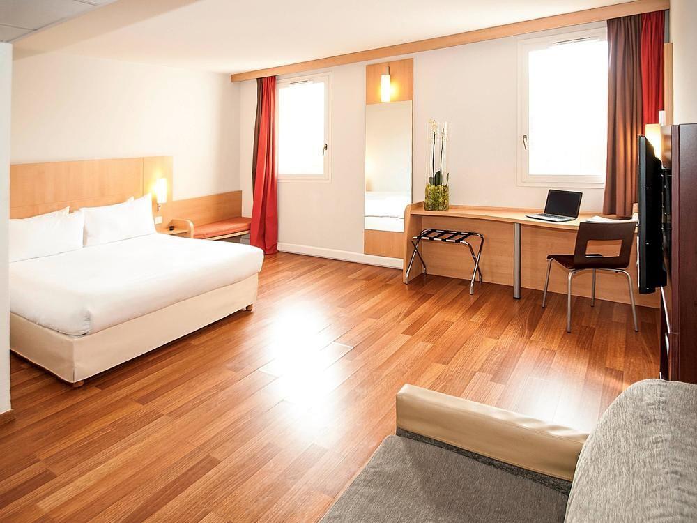 Easyhotel Old Town Hotell 2*